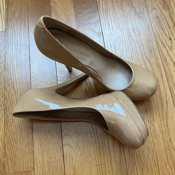 Arturo Chiang patent heels - Picture 6 of 6